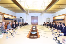 越南政府总理范明政与澳大利亚总理安东尼·阿尔巴内塞举行会谈