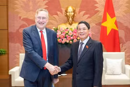 越南国会副主席阮德海会见欧洲议会国际贸易委员会主席