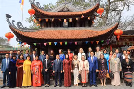 国家副主席武氏映春主持召开各国驻越南女大使见面会