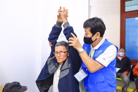 韩国医生为广义省1500人免费义诊送药