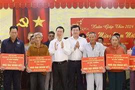 越南国家主席武文赏在同塔省开展春节前慰问活动