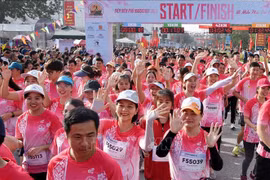 近1500名国内外运动员参加2024年奠边府马拉松赛