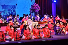  泰国公主创作并表演关于越南的音乐作品