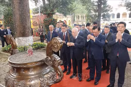 越共中央总书记阮富仲在升龙皇城进香