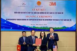 越南公路局与美国企业合作改善陆路交通安全