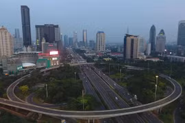 2023年印尼对基础设施投资了近300亿美元