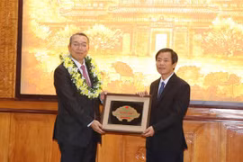 承天顺化省向日本教授授予“名誉公民”称号