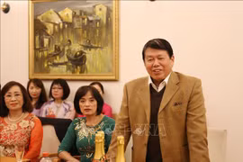 越德两国关系将持续强劲发展