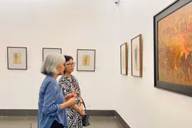  “前往奠边之路”展会在越南美术博物馆举行