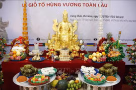 海外越南人举行雄王祭祖仪式 感恩先祖功德