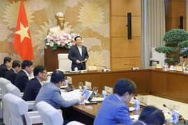 越南国会主席王廷惠主持召开关于《国防、安全和工业动员法》草案的会议