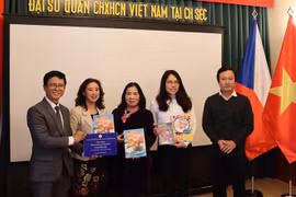 旅居捷克越南人了解胡志明市若干特殊机制与政策