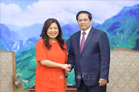 越南政府总理范明政会见加拿大国际贸易部长 