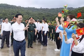 越南国家主席武文赏在土朱岛开展春节前走访慰问活动