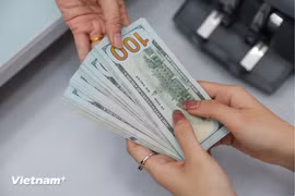 4月12日上午越南各家商业银行美元卖出价继续上涨