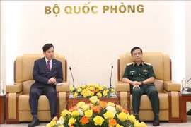 潘文江大将会见韩国国防部副部长金善镐