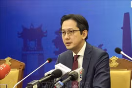 4月15日下午，越南外交部副部长杜雄越主持外交部记者会，公布第四轮国别人权审议报告。图自越通社