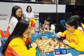 参加2024年亚洲青少年国际象棋锦标赛的越南国际象棋棋手表现出色，共夺得10枚金牌、16枚银牌、15枚铜牌，位居第三。图自sggp.org.vn
