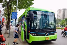 VinBus电动公交车。图自Vietnam+