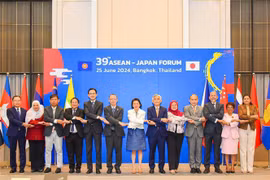 与会代表合影。图自越通社