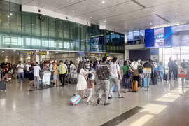胡志明市新山一国际机场。图自baotintuc.vn