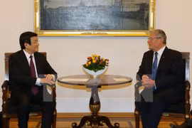 越南国家主席张晋创与德国总统约阿希姆·高克举行会谈。（图片来源：越通社）