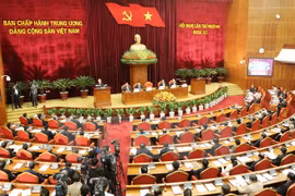 越共第十一届中央委员会第十三次全体会议第一天