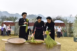 宣光省欢度打扁糯米片节（组图）