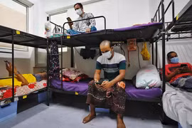 新加坡在移民劳工宿舍发现新冠肺炎确诊病例 印尼单日新增病例创7月底以来新高
