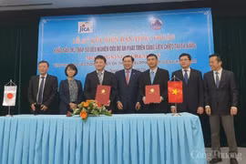 JICA协助岘港市考察并收集发展连沼港的数据