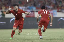 第31届东南亚运动会男足比赛：越南U23男足队以1比0击败泰国U23男足队 夺得男足金牌