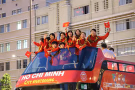 胡志明市举行仪式 庆祝载誉归来的国家女足队球员