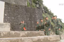 河江省边防力量与居民努力维护边境地区秩序安全