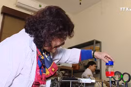 热爱科学研究的越南女科学家