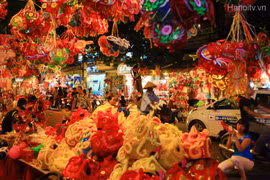 旅越华人欢度越南中秋