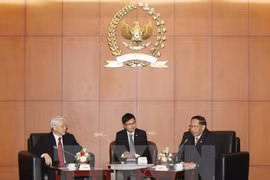越共中央总书记阮富仲会见印尼人民协商会议副议长马英达安和希达悦。