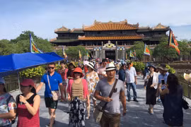 越南全国丰富多彩的九·二国庆节庆祝活动（组图）