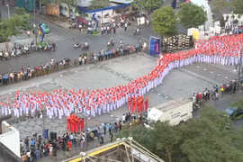 逐步走向“生活化”的奥黛 成为越南女人日常服装之选