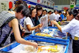 2019年河内水产品展览会吸引众多参观者