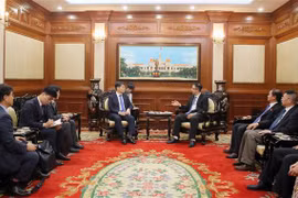 胡志明市领导会见韩国国会副秘书长