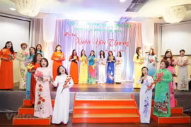 旅捷越南妇女努力发挥妇女在保护民族传统中的作用