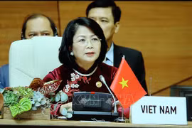 越南国家副主席邓氏玉盛出席第１８届不结盟运动峰会开幕式