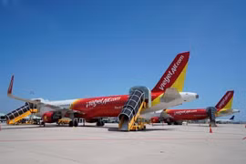 越捷航空公司因受台风丹娜丝影响调整四个航班执行计划