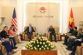 越南国防部副部长阮志咏上将会见美国助理国务卿戴维·斯蒂尔韦尔