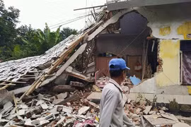 印尼东部发生6.3级地震