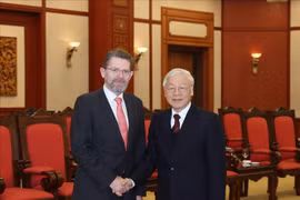 越共中央总书记、国家主席阮富仲会见澳大利亚参议长瑞安