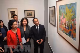 “春天之路”展览会拉开序幕