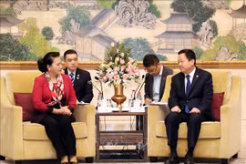  越南国会主席阮氏金银会见中国苏州市委书记周乃翔