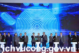 越南政府总理阮春福出席国家公共服务门户网站开通典礼