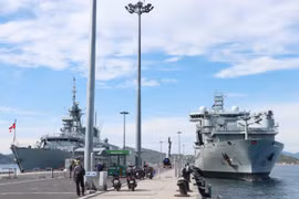 加拿大皇家海军抵达金兰港 开始对越南进行访问